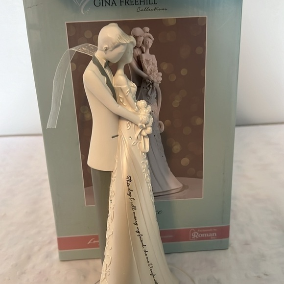 🆕Gina Free-hill collection Wedding EMBRACE CAKE TOPPER Polyresin Bride Groom - Picture 4 of 13